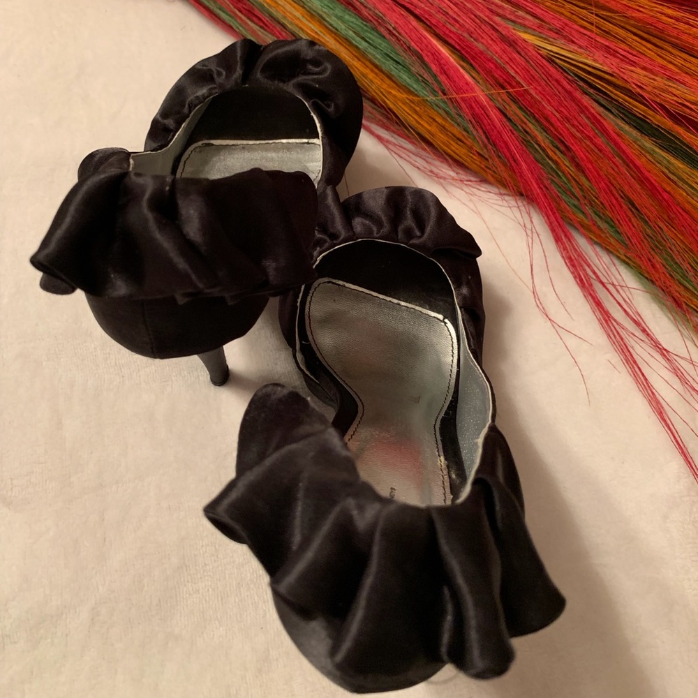 Formal Ruffled Pump - Picture 5 of 5